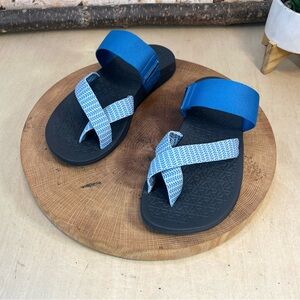 Chaco Tetra Cloud Sandals in Bluebell Size 6